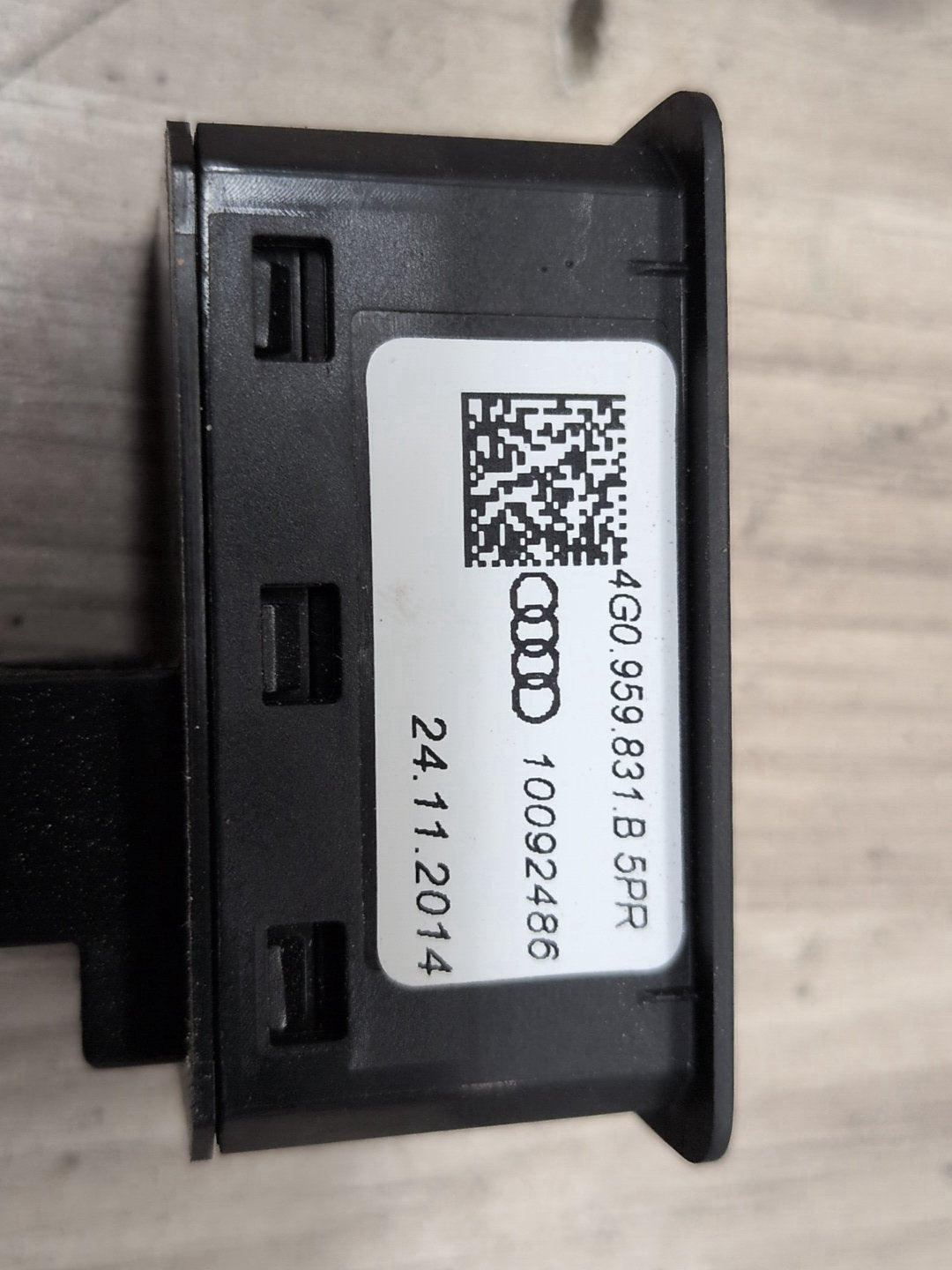 2015-2018 Audi Q3 8U Liftgate Trunk Lid Lock Unlock Switch 4G0959831B OEM