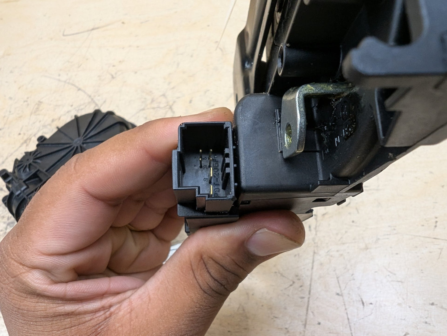 OEM BMW F36 428 430 435 440 Trunk Liftgate Hatchback Power Lock Latch Actuator