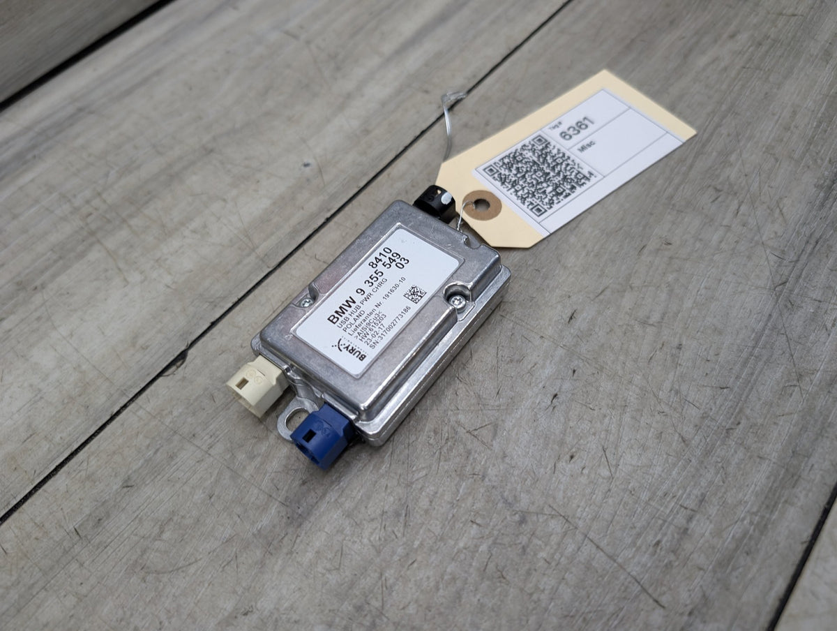 2017-2023 BMW 530i G30 AUX/ USB Charger Port Socket 9355549 OEM