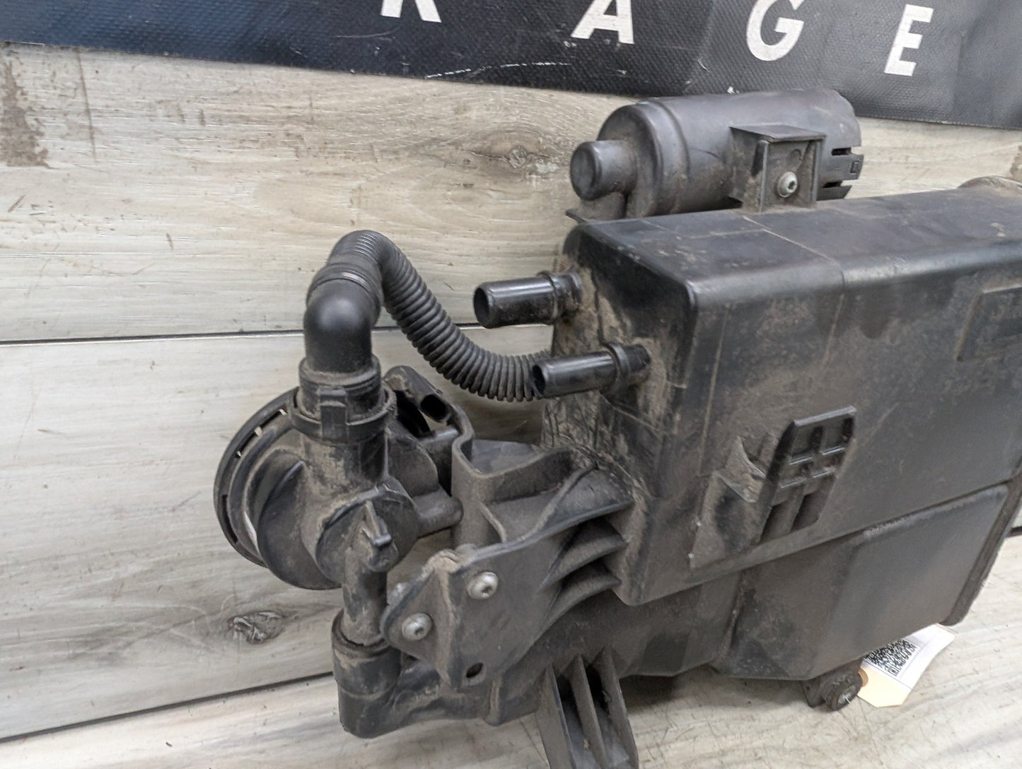 2009-2015 BMW 750Li F02 Fuel Vapor Charcoal Canister 7312781