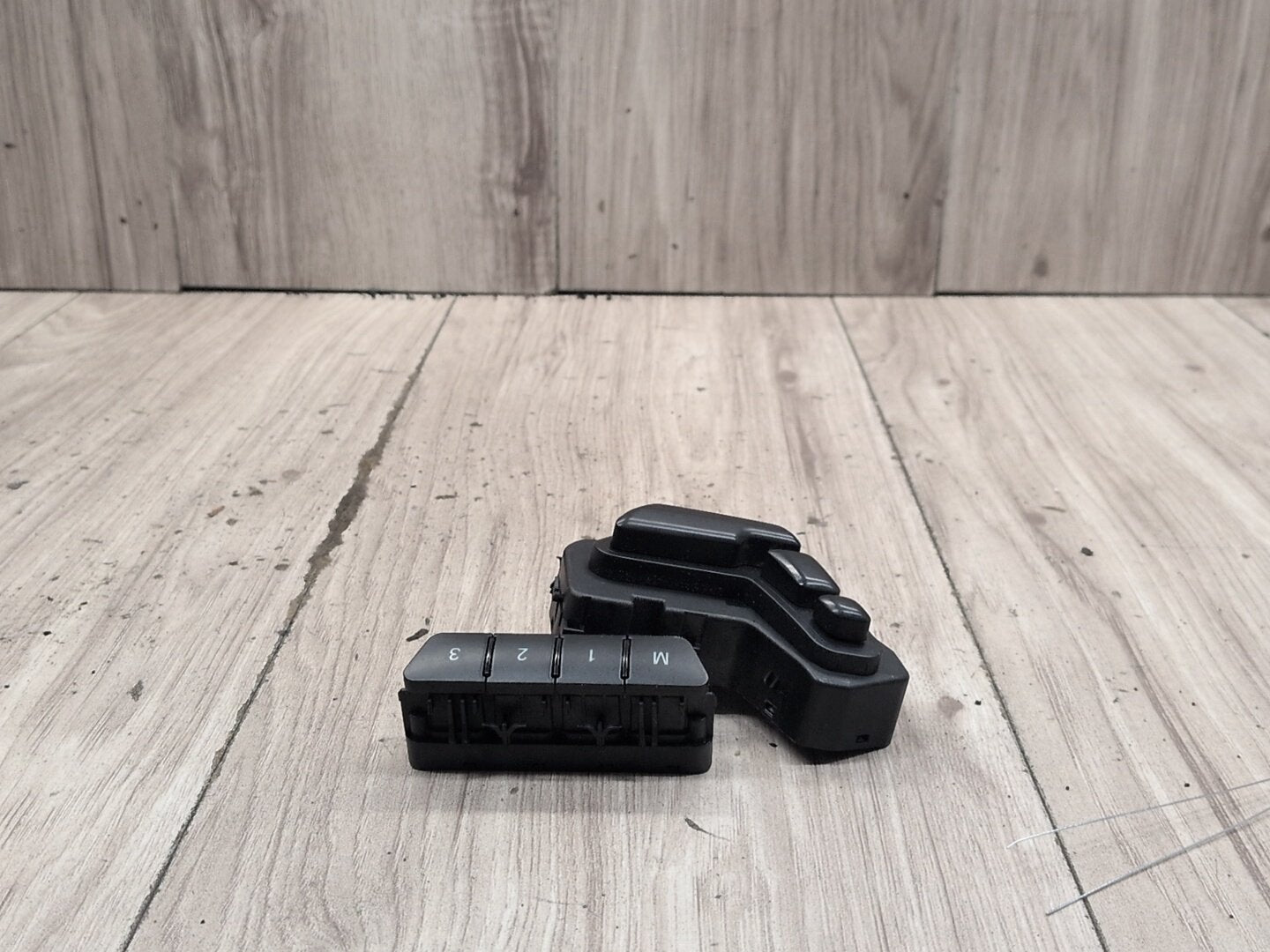 2009-2012 Mercedes-Benz E550 W212 Front Left Driver Seat Control Switch A2129069600 OEM