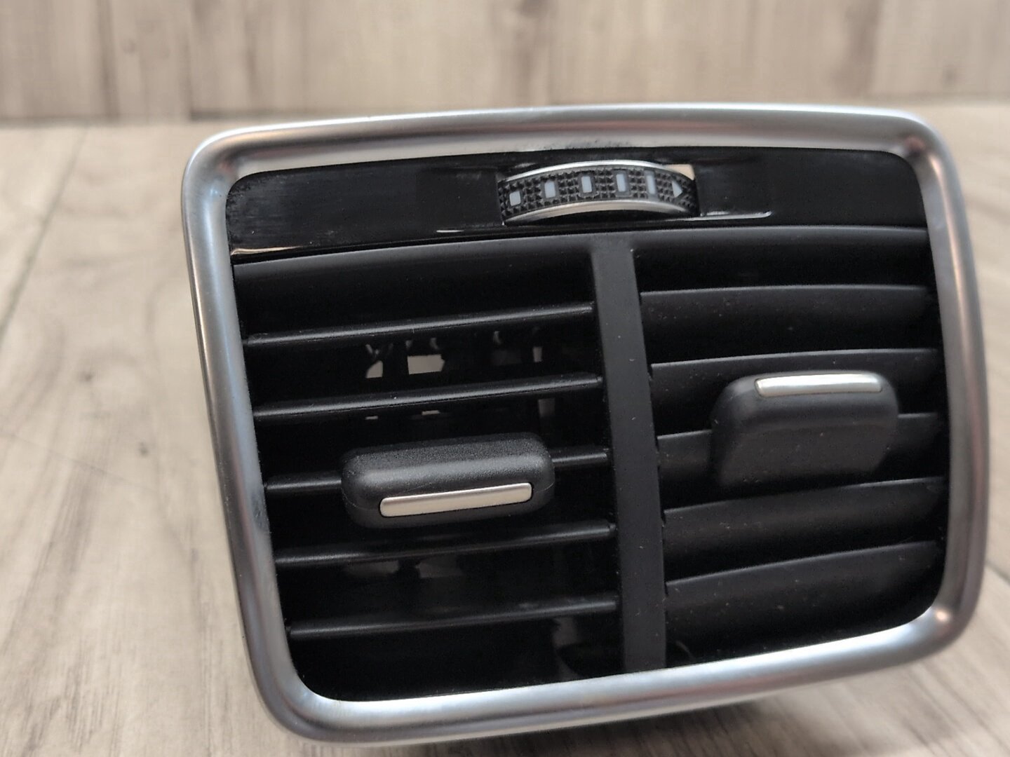 2015-2018 Audi Q3 8U Rear Center Console Air Vent Grille 8U0819203B