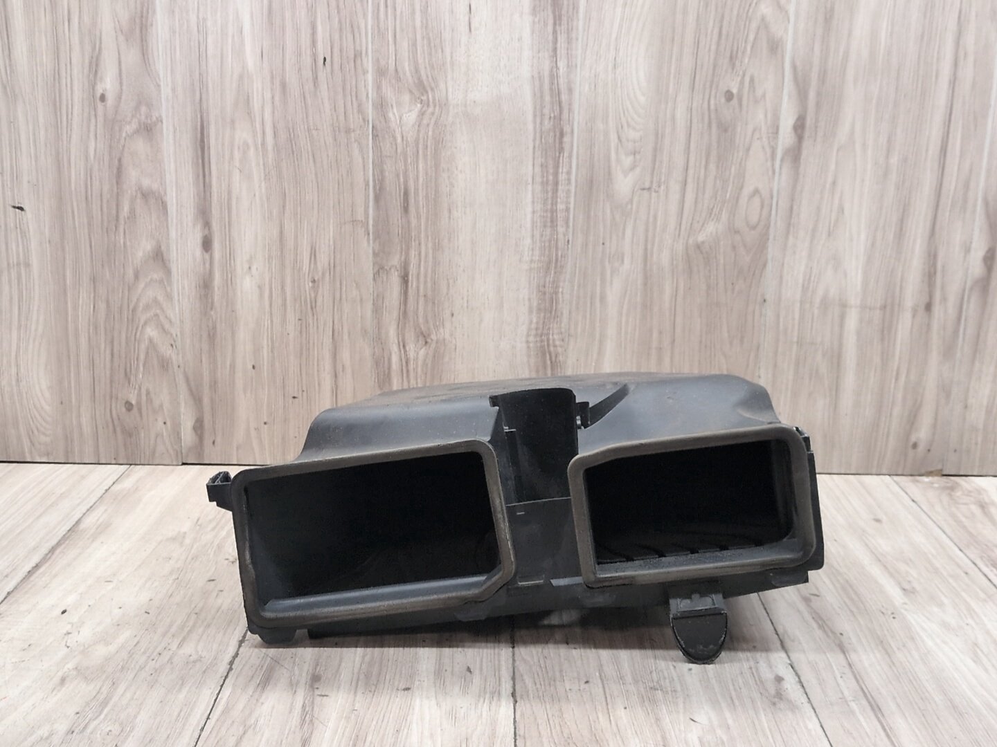 2009-2012 Mercedes-Benz W212 E550 Air Intake Housing Filter Box A2128300103