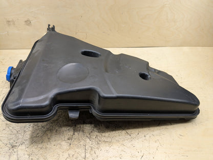 OEM BMW G12 G30 540 M550 750 M760 Windshield Wiper Washer Reservoir Tank Pump