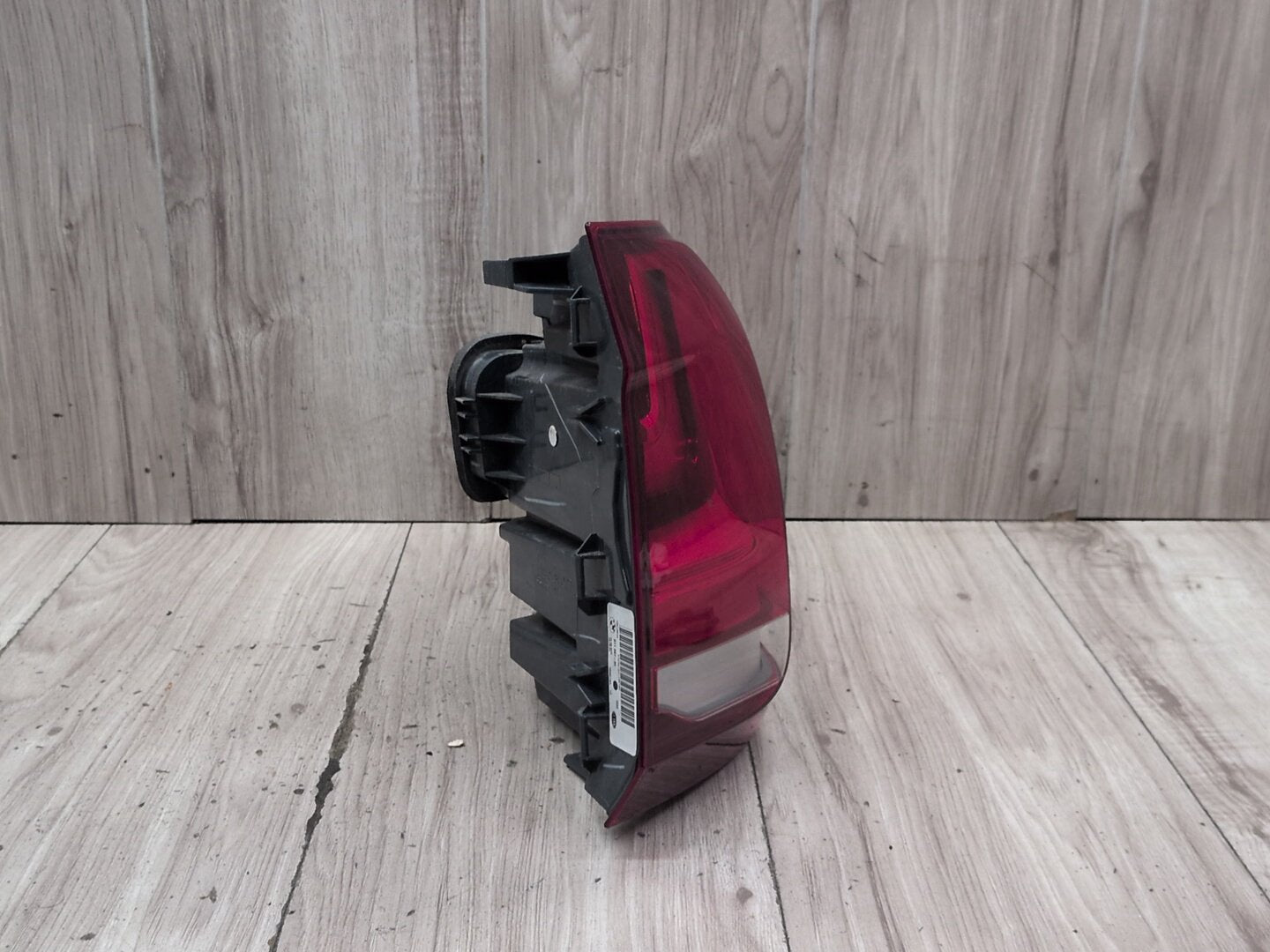 14-18 BMW OEM F15 F85 X5 X5M Rear Right Passenger Side Outer Stop Tail Light
