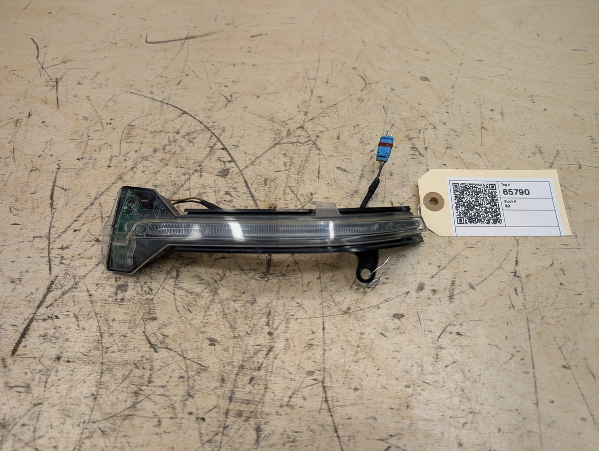 2010-2017 BMW 535i GT xDrive F07 Front Left Driver Turn Signal Light Indicator 7308535 OEM