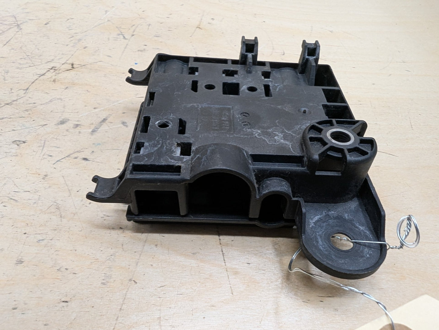 2011-2017 Audi RS5 8T Rear Battery B+ Terminal Junction Point Relay Fuse Box 8K0937517B