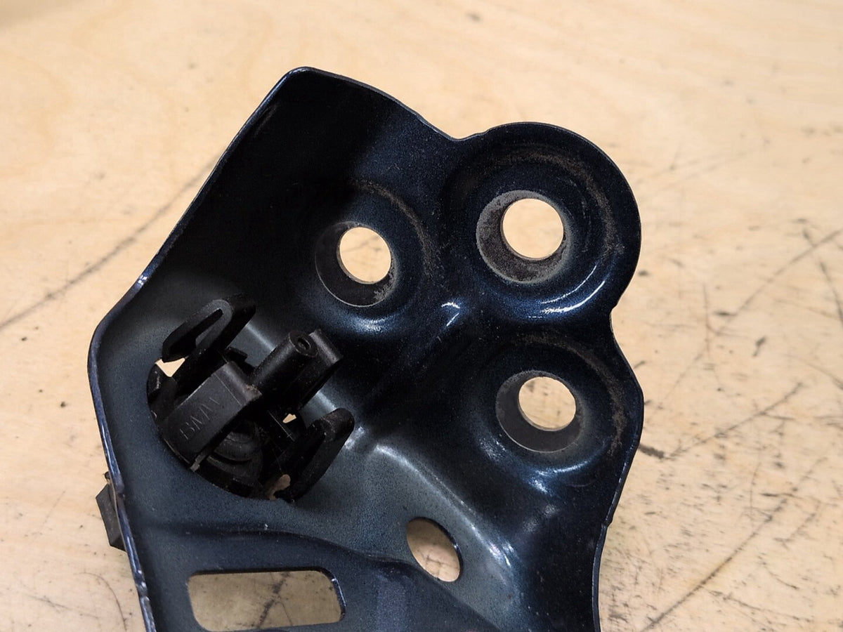 2019-2026 BMW X5 G05 Front Right Passenger Fender Brackets SET 7418218 OEM