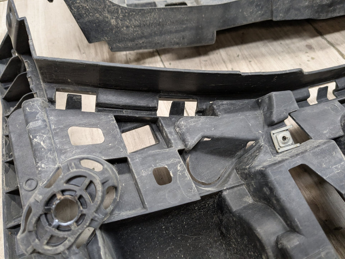 2019 - 2026 BMW X5 G05 Rear Left Driver Bumper Support Brackets SET 8069247 N63B44M3