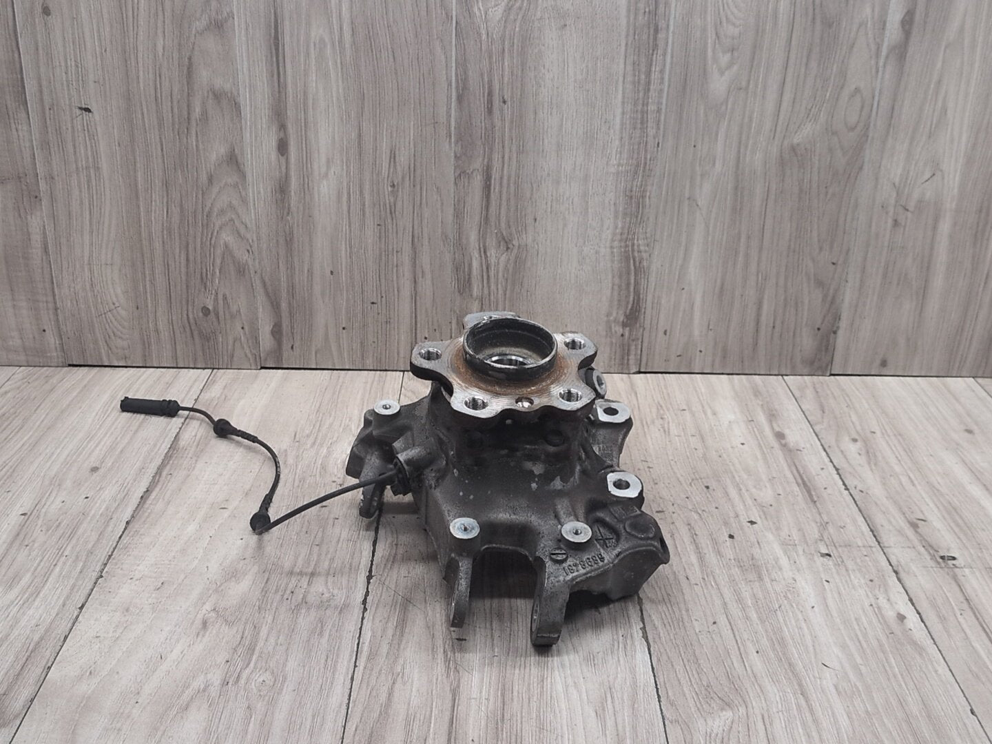 19-21 OEM BMW G20 330 M340 REAR Left Driver Knuckle Wheel Hub Spindle Bearing