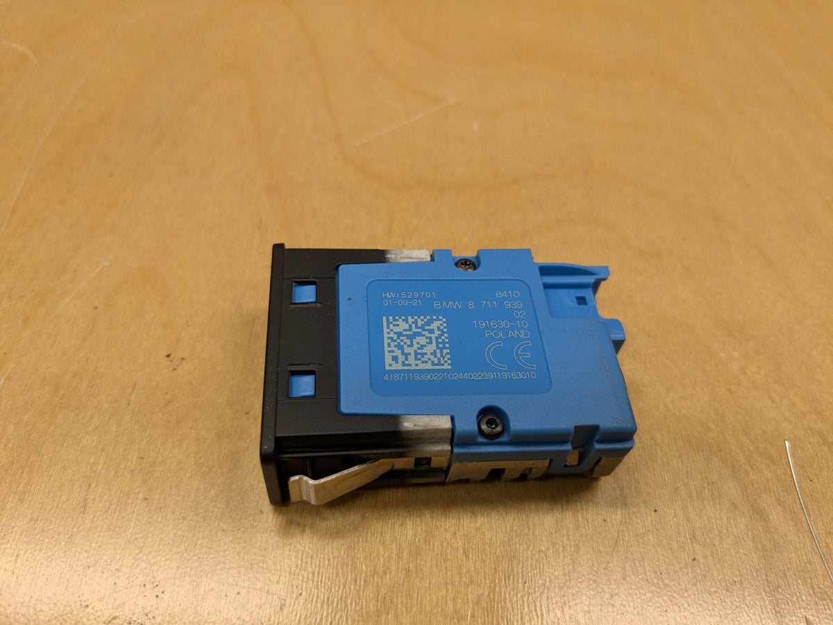 OEM BMW F44 F48 F97 G01 G05 G12 G20 G30 G80 USB Dual Type C Charger Port Socket