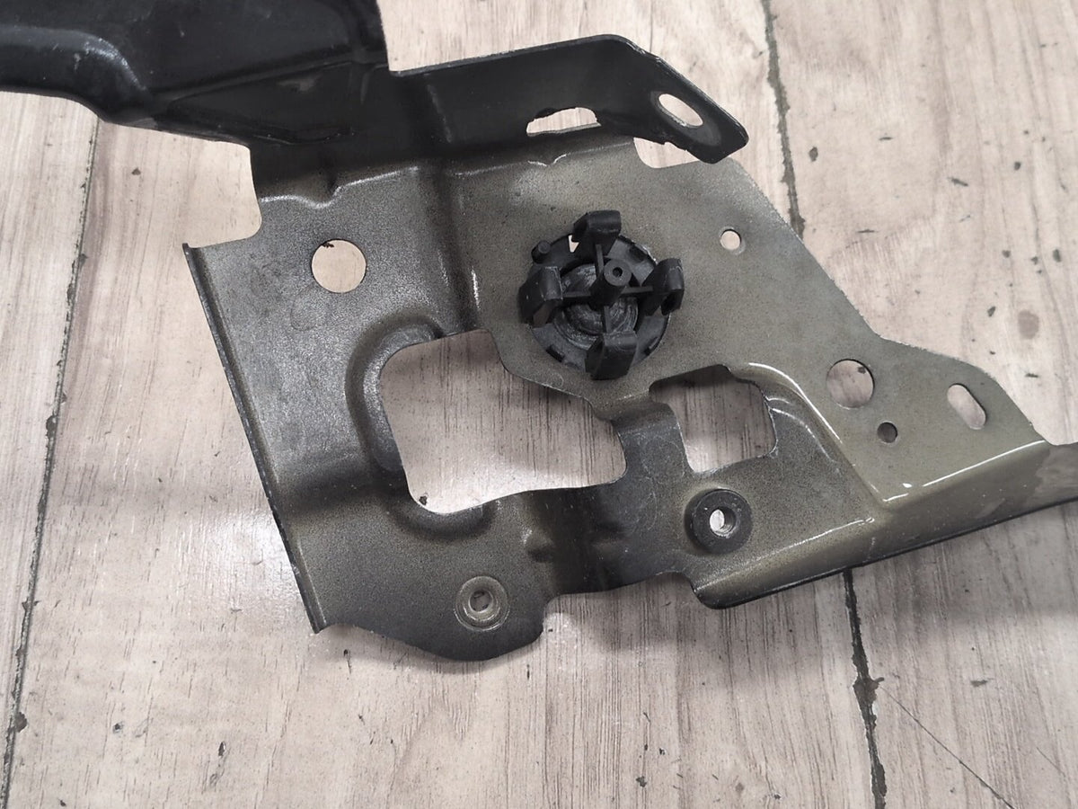 19-25 OEM BMW G20 330 M340 Front Left Driver Side Fender Holder Bracket SET