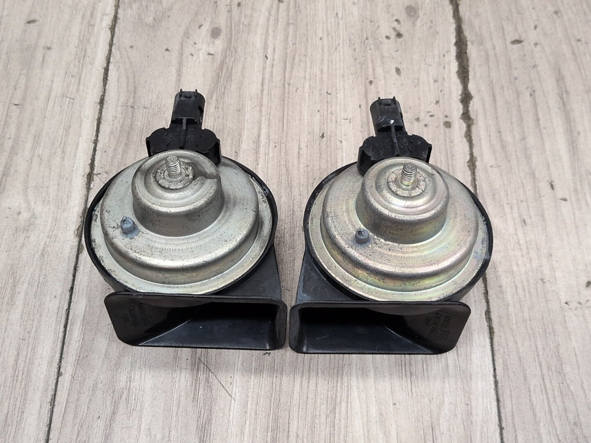 2006-2011 BMW 328i E90 Alarm Horns SET 7159420
