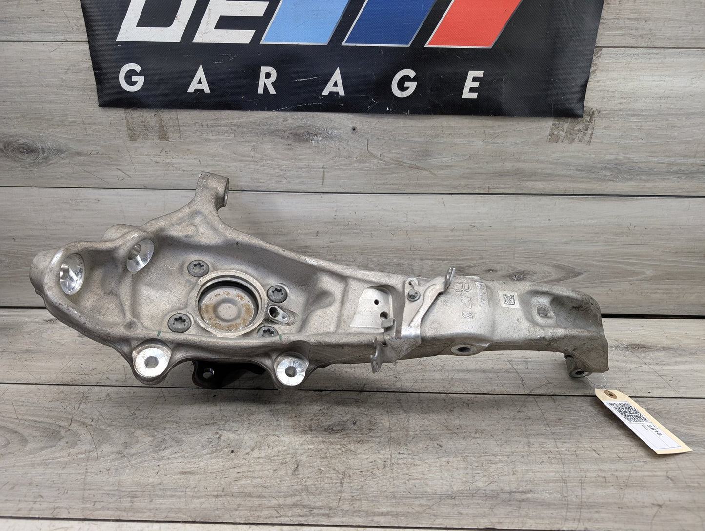 2019-2026 BMW X5 G05 Front Right Passenger Spindle Knuckle w/ Bearing 6876656