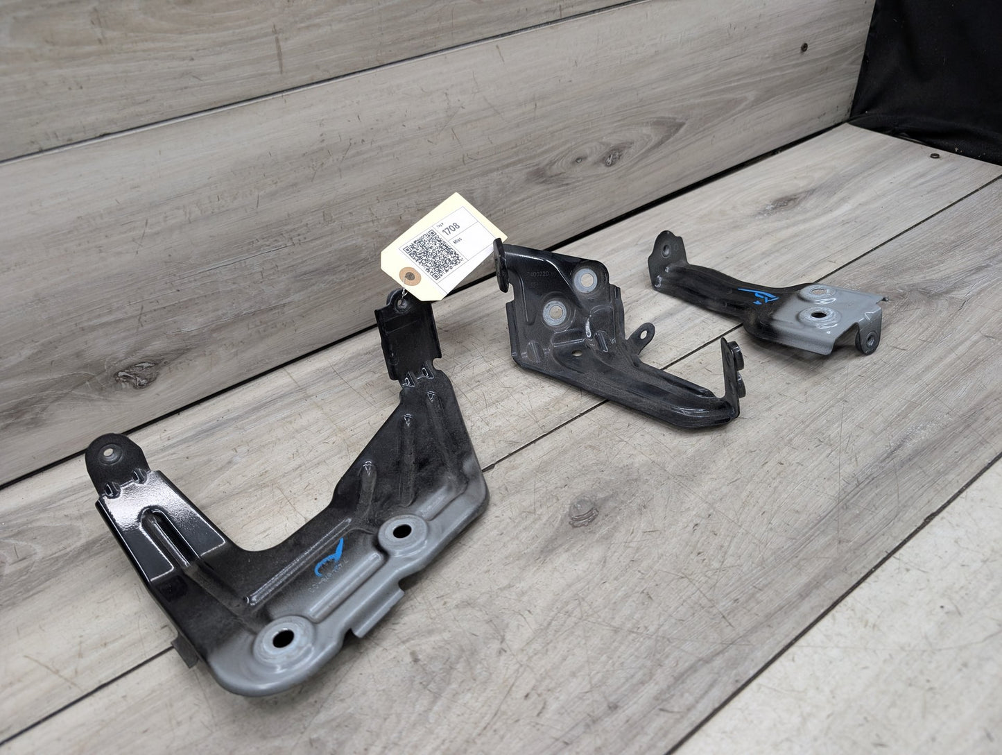 2018 - 2023 BMW X3 G01 Front Right Passenger Fender Brackets SET 7397516 B58B30M0