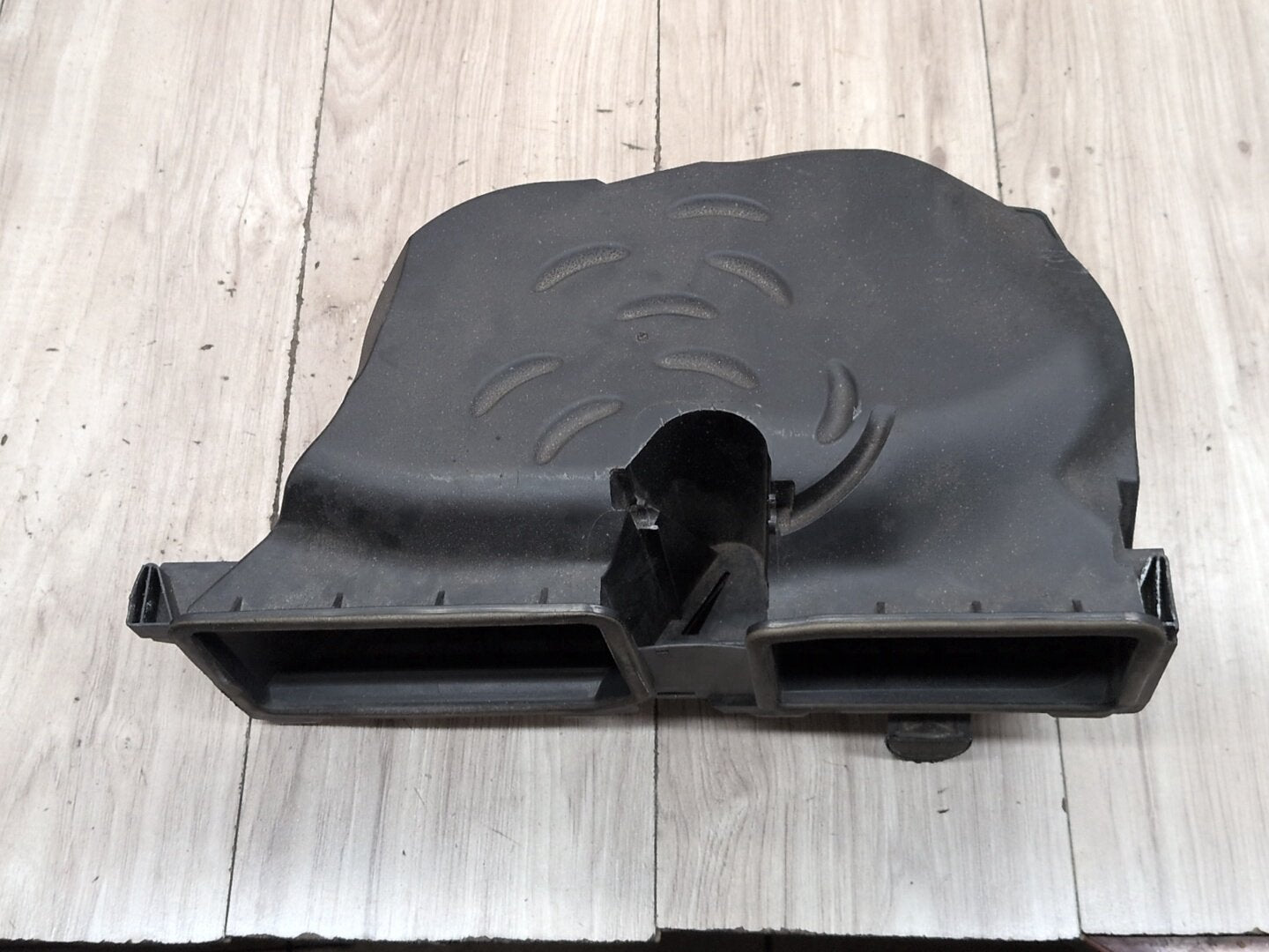 2009-2012 Mercedes-Benz W212 E550 Air Intake Housing Filter Box A2128300103