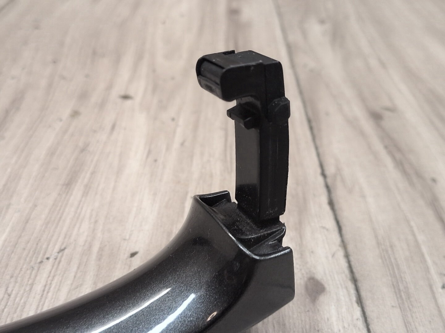 2015-2018 Audi Q3 8U Front or Rear Left Driver Exterior Door Handle w/ Comfort Access 8T0837205A