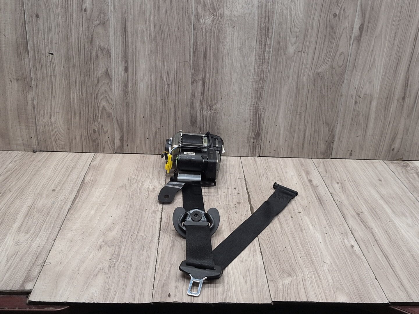 2015-2018 BMW X5 F85 Front Left Driver Seatbelt Seat Belt Retractor 6284607
