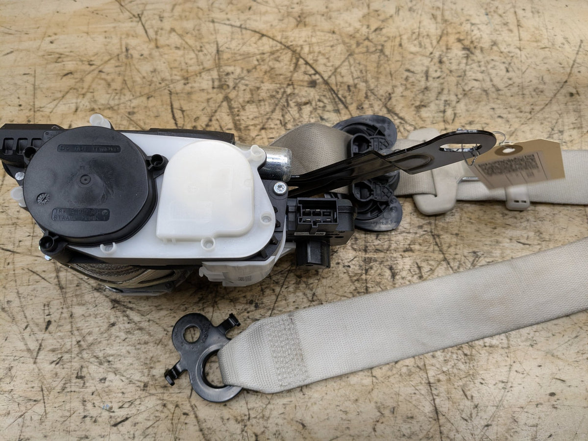 16-22 OEM BMW G11 G12 740 750 Front Right Passenger Seat Belt Retractor BEIGE