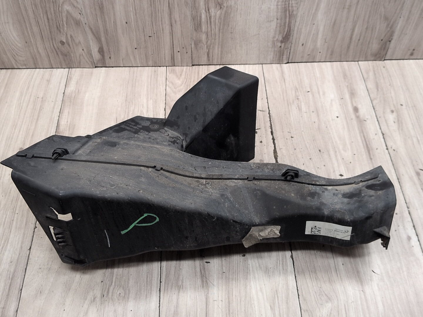 2015-2018 BMW X5 F85 Right Passenger Brake Air Duct 8056318