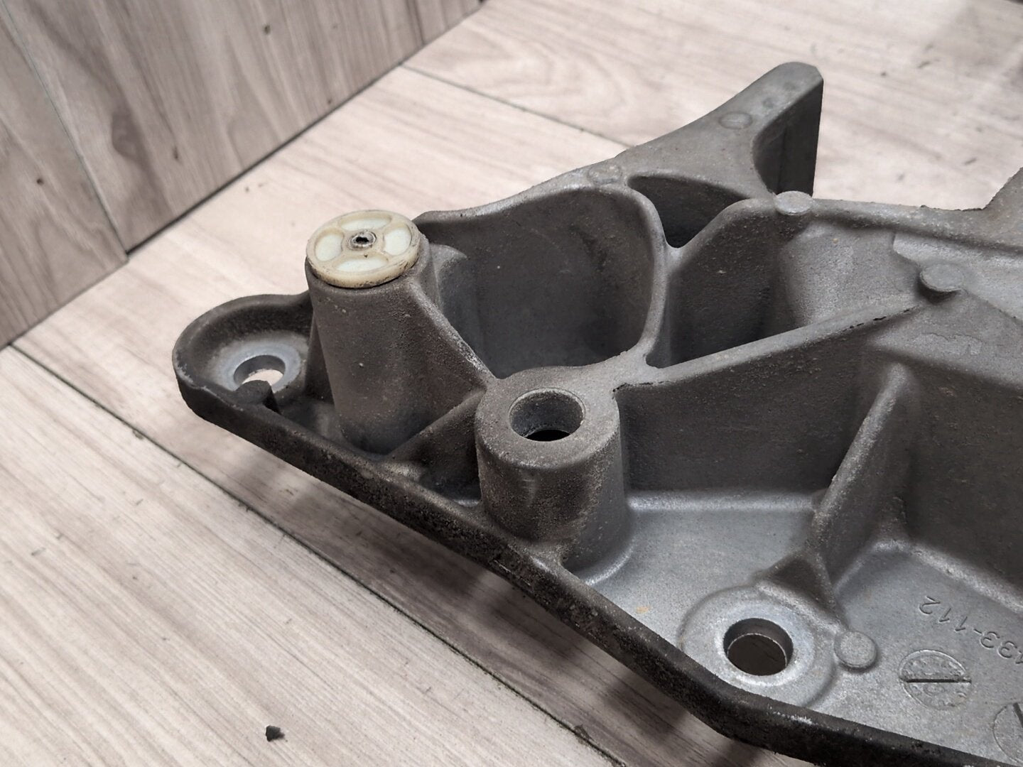 2018-2024 BMW X3 G01 Gearbox Transmission Mount Bracket 9485332