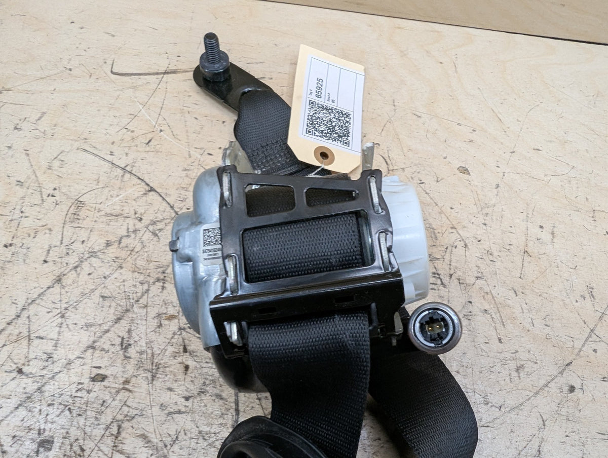 19-25 OEM BMW F95 G05 X5 X5M REAR Right Passenger 2nd Row Seat Belt Retractor