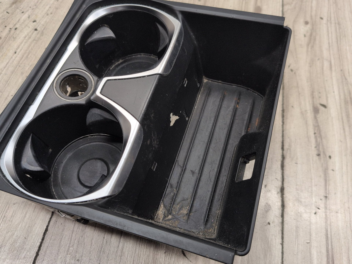 16-19 OEM BMW G11 G12 740 750 M760 Center Console Cup Holder USB Charging Port