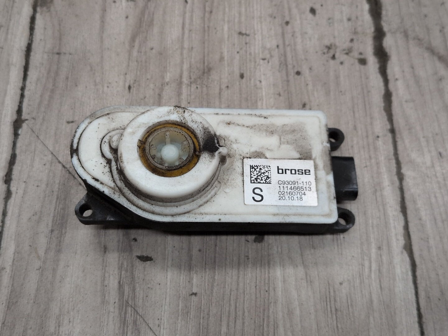 OEM BMW G30 530 540 M550 G12 740 750 M760 Upper Grille Air Flap Motor Actuator