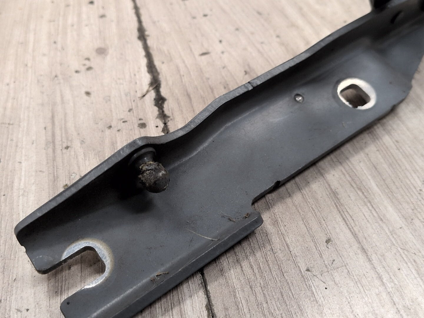 2008-2010 BMW 535i E60 Hood Bonnet Hinges SET 7120276