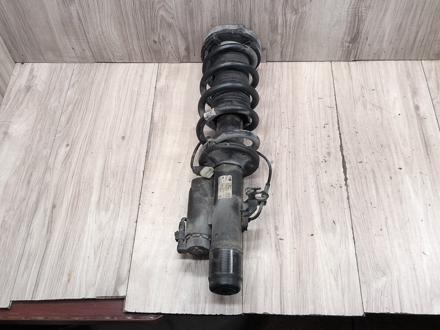 17-23 OEM BMW G30 M550iX Front Left Driver Spring Strut Shock Absorber VDC