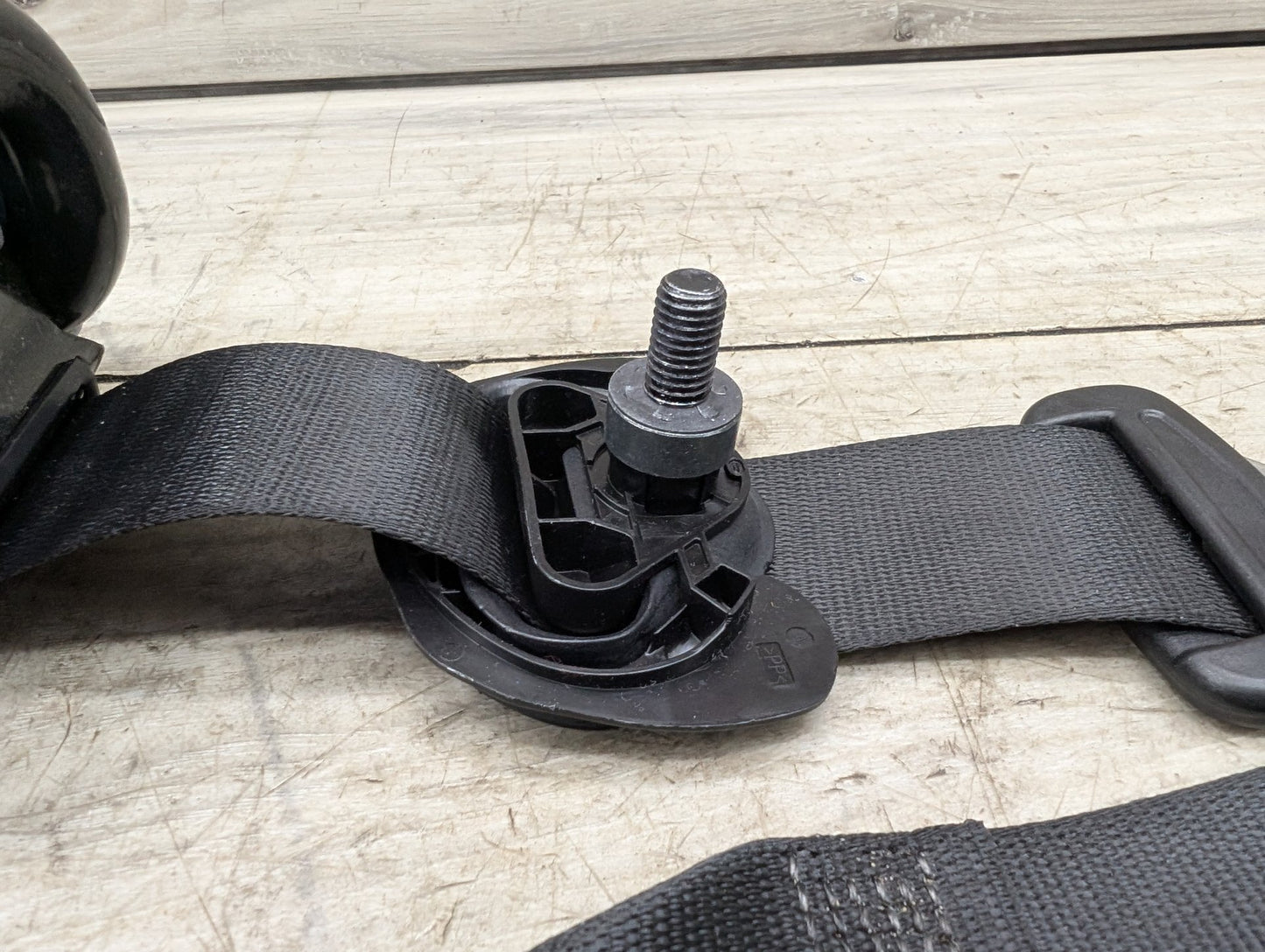 19-25 OEM BMW F95 G05 X5 X5M REAR Right Passenger 2nd Row Seat Belt Retractor