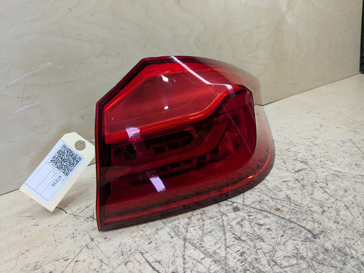 17-20 OEM BMW F90 G30 530 540 M550 M5 Rear Passenger Side Outer Tail Light