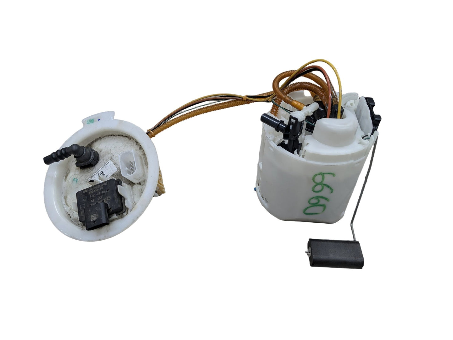 18-20 OEM BMW G30 M550iX Engine N63R Gas Tank Mount Fuel Pump w/ Sending Unit