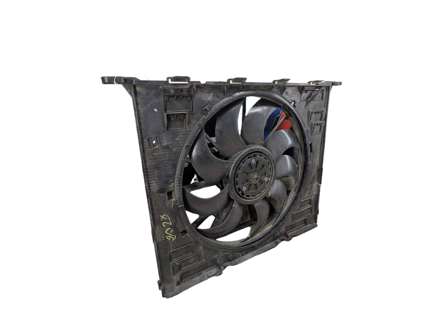 2016 BMW 740i G12 Radiator Fan Shroud Housing w/ Motor 8619626 16-20 OEM BMW G12 740 G30 530 540 Engine B46 B58 Radiator Cooling Fan Motor 600W