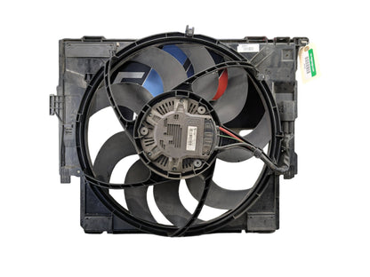 2014 BMW 335i F30 Radiator Fan Shroud Housing w/ Motor 7640513 12-16 OEM BMW F22 F23 F30 F32 F33 F36 F87 M2 Radiator Cooling Fan Shroud 850W