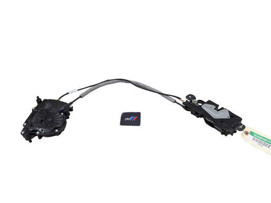2018 BMW X3 G01 Liftgate Trunk Lid Liftgate Lock Latch Actuators SET 7383561 OEM BMW F90 F97 G01 G12 G22 G30 X3 M5 Trunk Lid Actuator Latch Lock System SET OEM