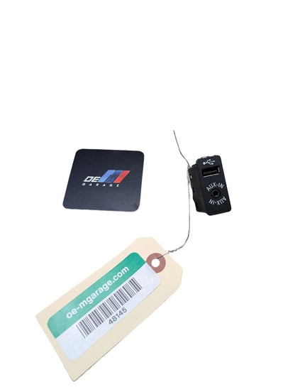 OEM BMW F15 F16 F25 F26 F85 X1 X3 X5 AUX Auxiliary Audio USB Input Charging Port