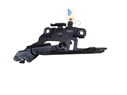 15-20 OEM BMW F80 F82 F83 Front Right Side Hood Hinge Support Bracket