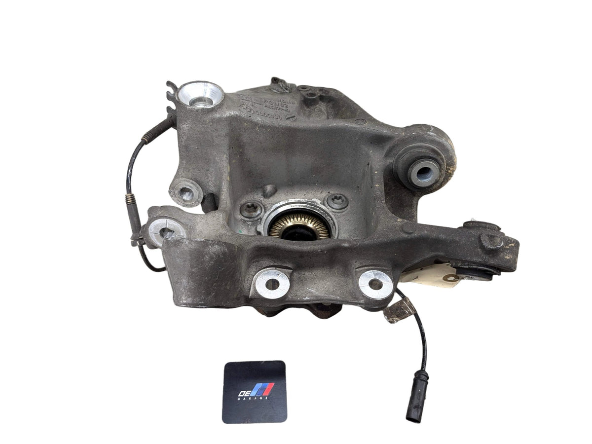 17-23 OEM BMW G30 530 540 M5550 REAR Right Passenger Hub Knuckle Bearing Carrier