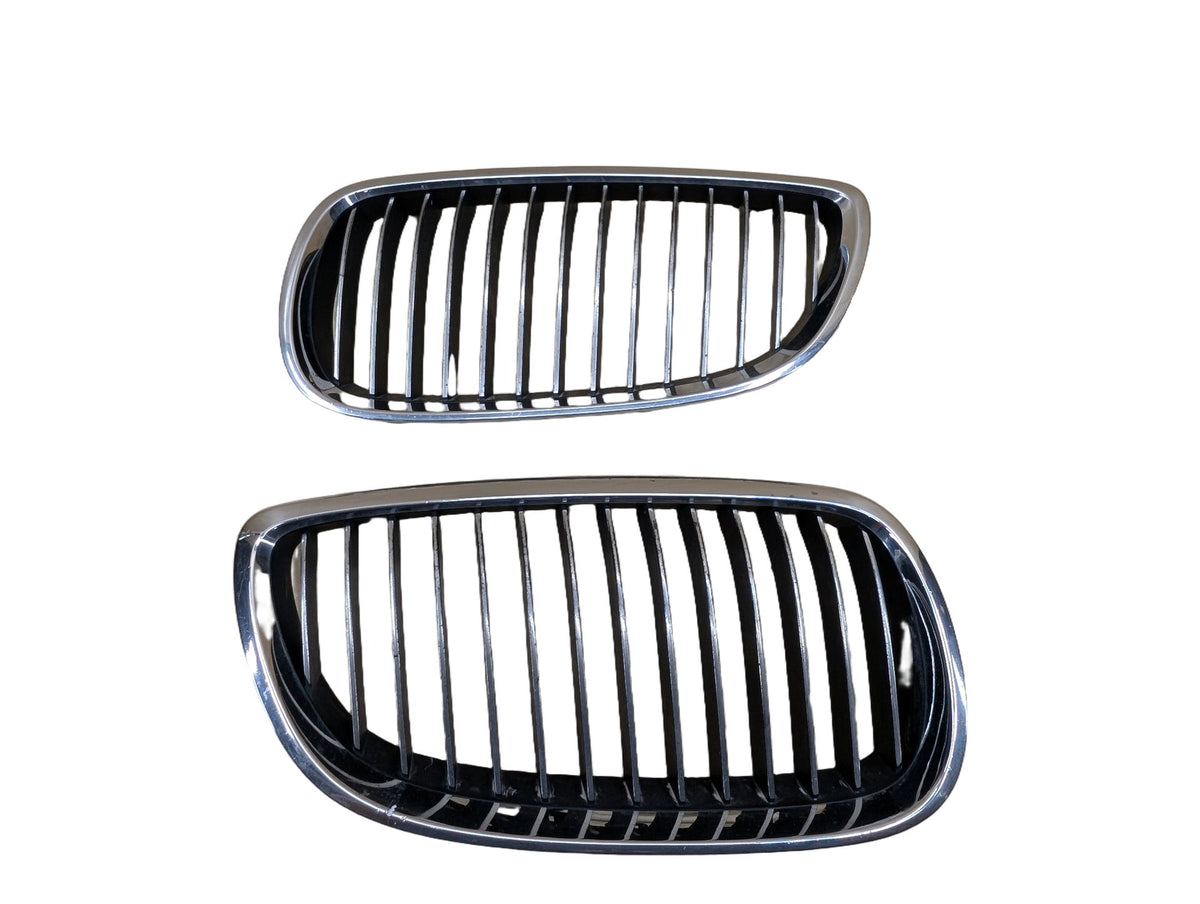 2007-2013 BMW 328i E93 Front Left Right Upper Bumper Cover Kidney Grilles SET 7157277