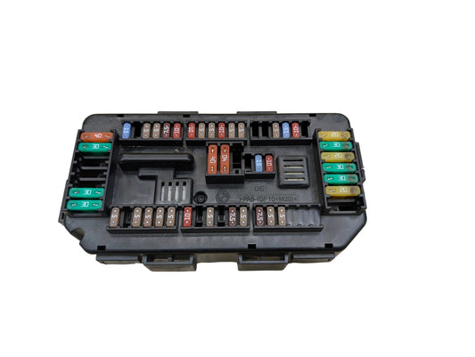 2012-2018 BMW 320i F30 Front Power Distribution Fuse Box 9337879