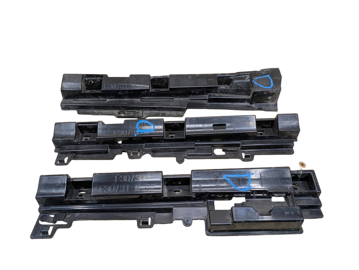 2012-2018 BMW 320i F30 Left Driver Side Skirt Rocker Panel Brackets SET 7256919