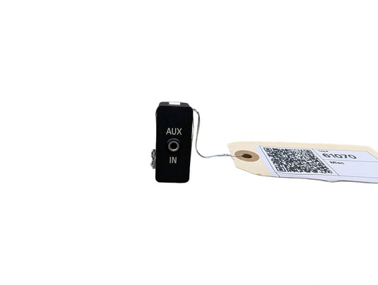 2007-2013 BMW 328i E93 AUX/ USB Charger Port Socket 6930561