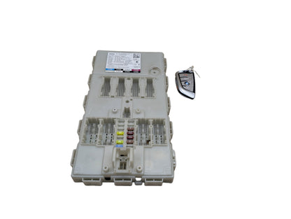 2016-2019 BMW 740i G12 Bdc Body Domain Fem Control Module w/ Key 6830820 OEM