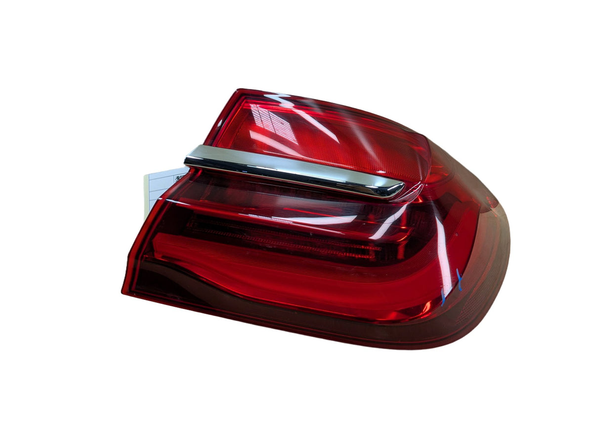 16-19 OEM BMW G11 G12 740 750 M760 B7 Rear Right Passenger Outer LED Tail Light