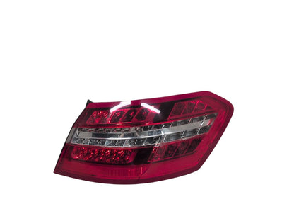 2009-2012 Mercedes-Benz E550 W212 Rear Right Passenger Outer Tail Light A2129060858 OEM