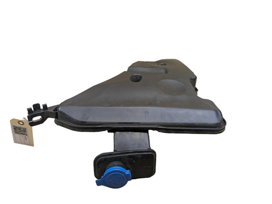 OEM BMW G12 G30 540 M550 750 M760 Windshield Wiper Washer Reservoir Tank Pump