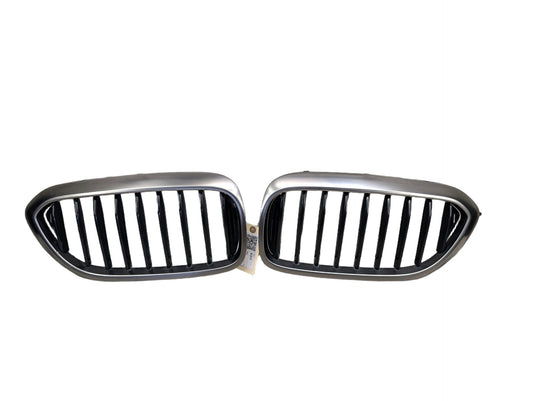 2017-2023 BMW M550i xDrive G30 Front Left Right Upper Bumper Cover Kidney Grilles SET 7383520 OEM