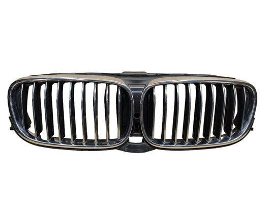 2016-2019 BMW 740i G12 Front Left Right Upper Bumper Cover Kidney Grilles SET 8091760 OEM