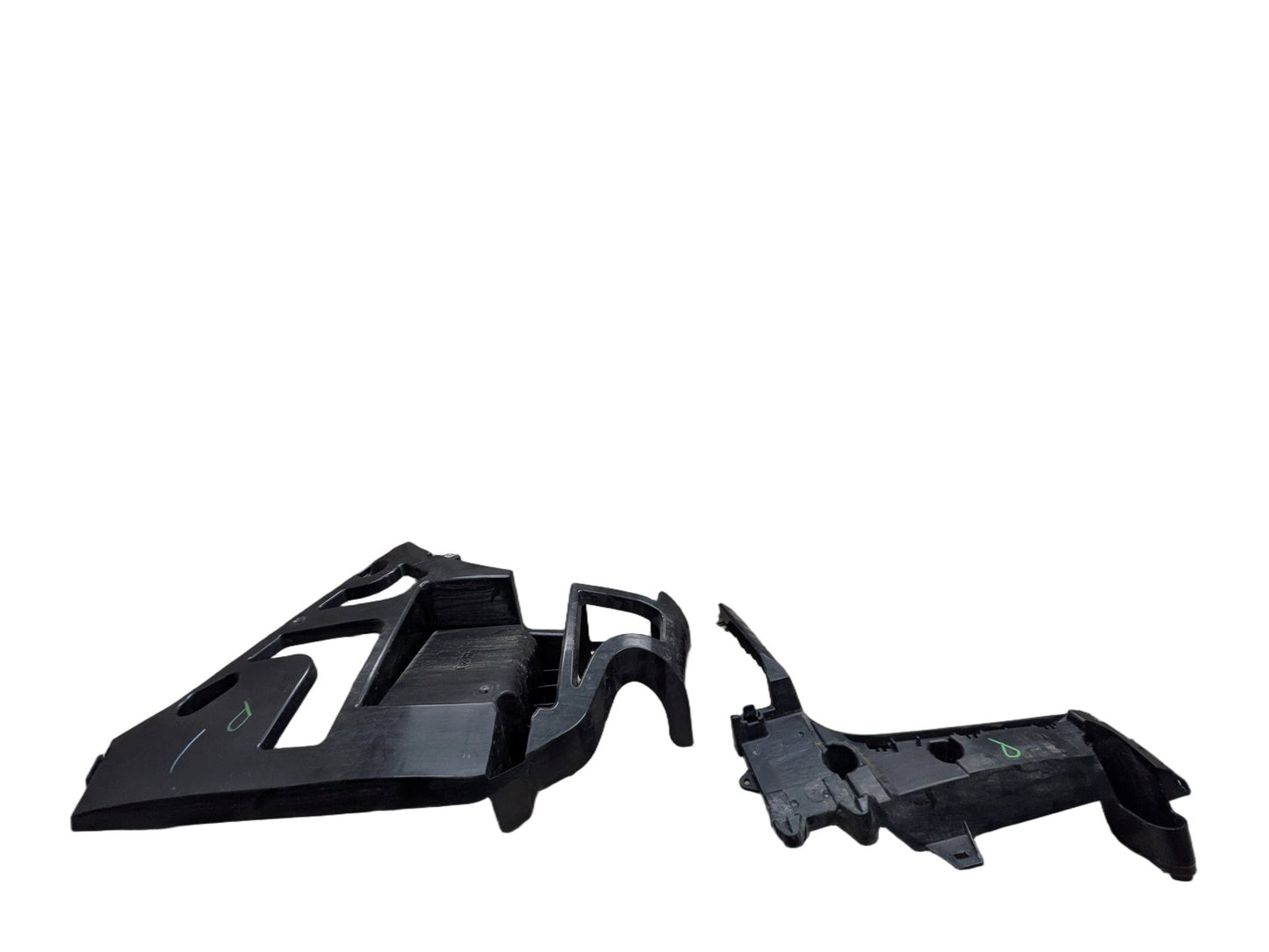 14-18 OEM BMW F85 X5M REAR Right Passenger Bumper Bracket Guide Support Mount